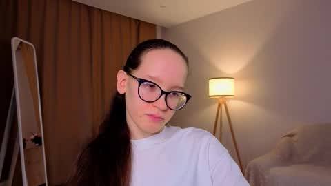 Snapshot of lynettebails chatting on February 1, 2026, 4:05 pm Sara online show from February 1, 2026, 4:05 pm