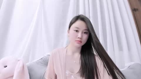 Snapshot of lynh_baby chatting on June 3, 2026, 5:07 pm Lynh online show from June 3, 2026, 5:07 pm