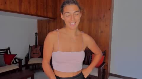  LYNN  online show from November 16, 2025, 4:29 am