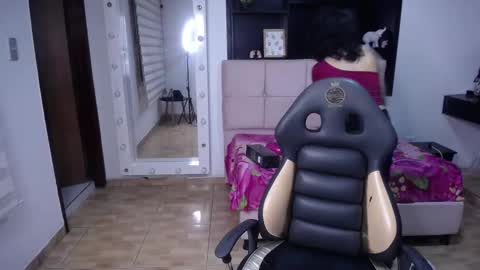 lynn_turner_ online show from March 29, 2026, 12:49 pm