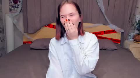 Cozy Lynns room online show from November 21, 2025, 8:13 am