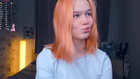 Cozy Lynns room online show from February 12, 2026, 8:42 am