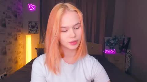 Cozy Lynns room online show from February 13, 2026, 9:16 am