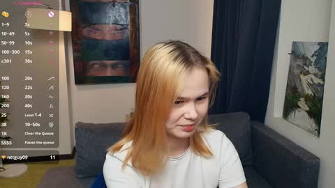 Cozy Lynns room online show from April 25, 2026, 11:35 am