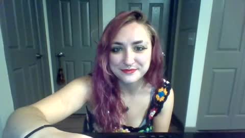Lynn  online show from June 25, 2026, 10:58 pm