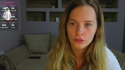 Lynn online show from October 19, 2025, 5:24 pm