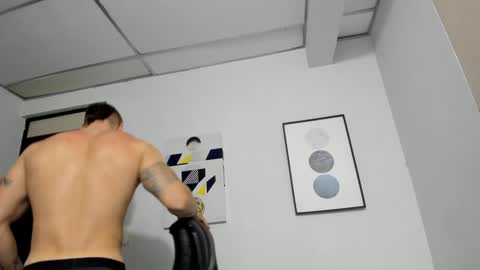 Snapshot of lyonel15 chatting on March 7, 2025, 6:33 pm Lyonel online show from March 7, 2025, 6:33 pm