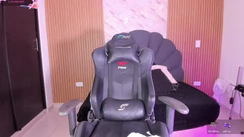    VIVIANA    online show from February 6, 2026, 3:11 am