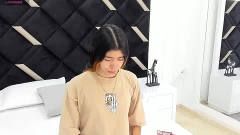 Lyxi online show from September 27, 2025, 11:37 am