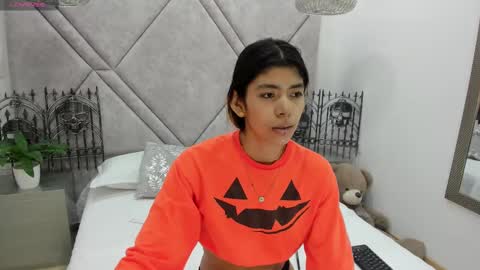 Lyxi online show from October 1, 2025, 11:27 am