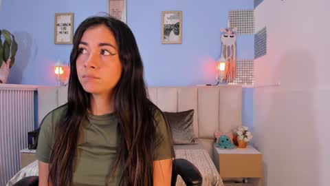 Lizzy smith  online show from January 28, 2025, 2:21 am