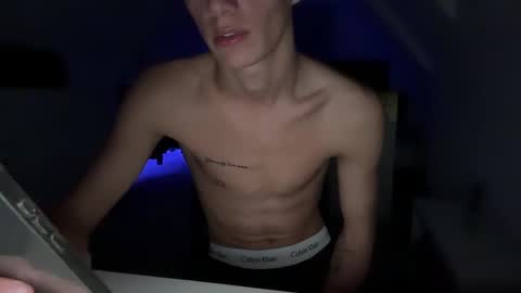 Snapshot of lz_britboy chatting on February 4, 2025, 10:24 pm NEW Leo lz britboy online show from February 4, 2025, 10:24 pm