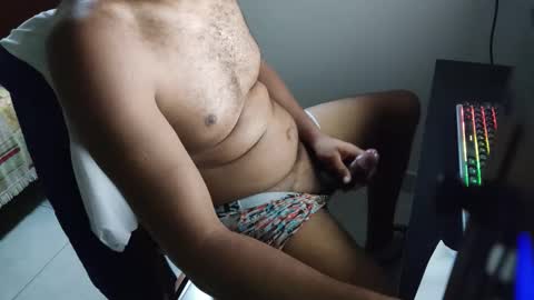m0ren01995 online show from April 25, 2026, 7:55 pm