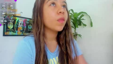 Mila online show from October 30, 2025, 3:13 pm