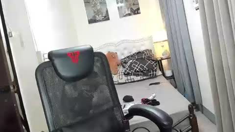 Snapshot of m1sspinay_yassie chatting on January 19, 2025, 10:39 am Cutie Yassie online show from January 19, 2025, 10:39 am