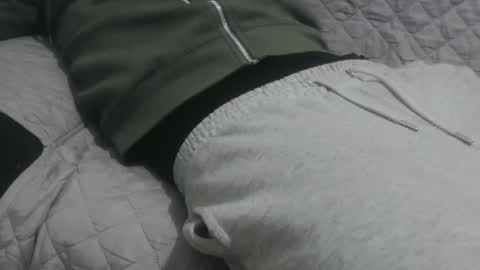 m4dh4tter24 online show from December 24, 2024, 8:27 pm