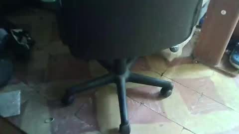 model independient online show from December 2, 2024, 8:33 pm