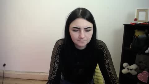 m_i_k_i_ online show from March 4, 2026, 12:11 pm