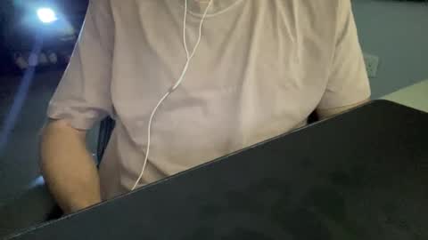 Snapshot of m_pete chatting on October 6, 2025, 6:38 pm m_pete online show from October 6, 2025, 6:38 pm