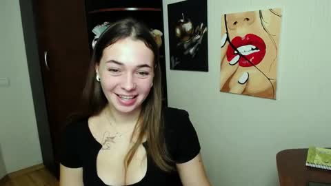 Vikki online show from December 24, 2024, 2:01 pm