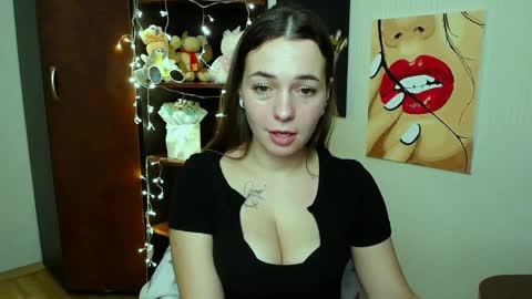 Snapshot of m_vikki chatting on January 25, 2025, 11:55 am Vikki online show from January 25, 2025, 11:55 am