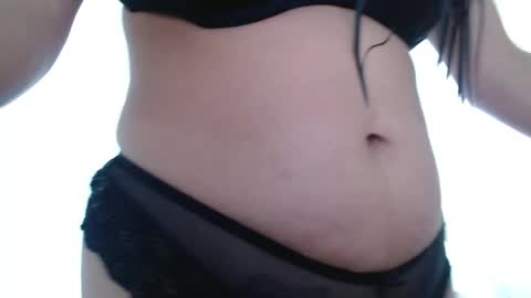 maaddy_thompson online show from November 6, 2025, 7:04 pm