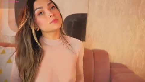 Snapshot of maca_bloom chatting on December 3, 2025, 11:19 am Maca online show from December 3, 2025, 11:19 am