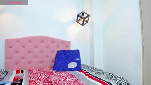 macarena_29 online show from January 3, 2025, 10:40 pm