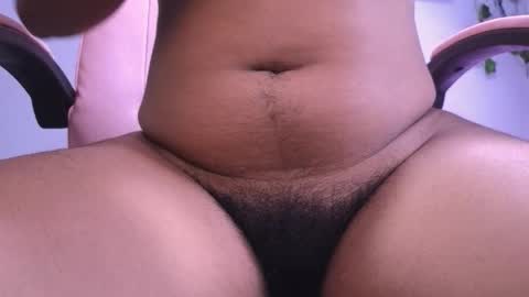 Macey Elliot Modelo Independiente online show from October 31, 2025, 12:28 pm