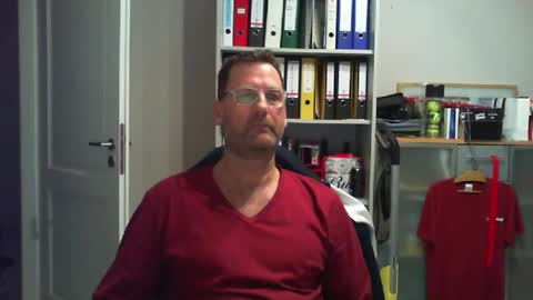 macfly67 online show from February 19, 2025, 3:28 am