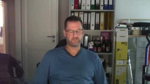 macfly67 online show from November 15, 2025, 7:16 am