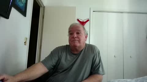 mackdocc001 online show from November 12, 2025, 3:34 pm