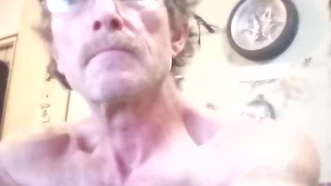 mackdog1369 online show from October 29, 2025, 10:50 am