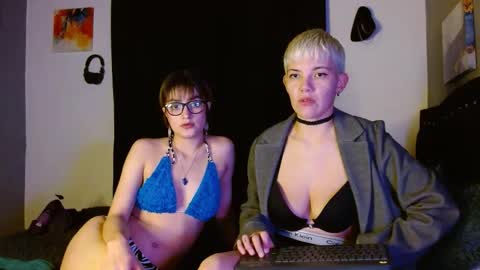 Snapshot of mackenziemoon chatting on November 10, 2025, 6:34 am Noah Askew online show from November 10, 2025, 6:34 am