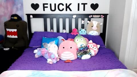 Mackenzie Wolfe online show from February 7, 2026, 5:11 am