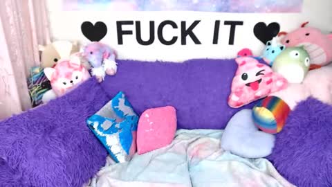 Mackenzie Wolfe online show from February 27, 2026, 6:24 am