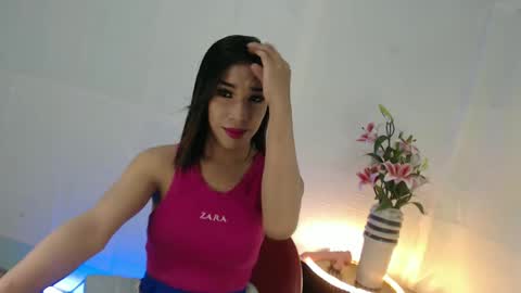 madalina1992 online show from February 12, 2025, 10:26 pm