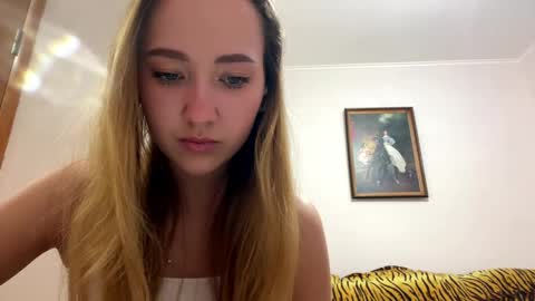 Snapshot of madalyneaks chatting on April 7, 2026, 3:07 am Lilo online show from April 7, 2026, 3:07 am