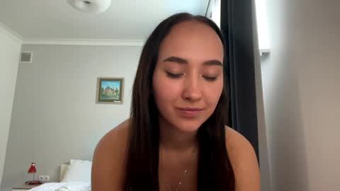 Snapshot of madalyneaks chatting on May 16, 2026, 6:43 am Lilo online show from May 16, 2026, 6:43 am