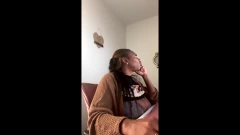 Snapshot of madam_glam chatting on February 19, 2026, 2:57 pm madam_glam online show from February 19, 2026, 2:57 pm