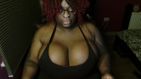 Snapshot of madam_sovereign chatting on November 26, 2025, 5:03 pm Echidna online show from November 26, 2025, 5:03 pm