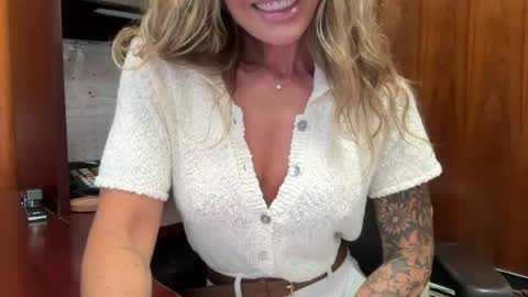 madame_andi online show from July 8, 2026, 11:58 am