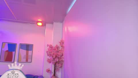 Madame Scarllet  online show from April 13, 2026, 11:27 am