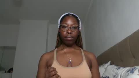 Snapshot of madamindigo chatting on February 18, 2025, 5:42 pm YourMadamIndigo online show from February 18, 2025, 5:42 pm