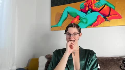 Madam Mezusa online show from December 17, 2024, 11:27 pm