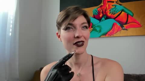 Madam Mezusa online show from February 3, 2025, 10:11 pm