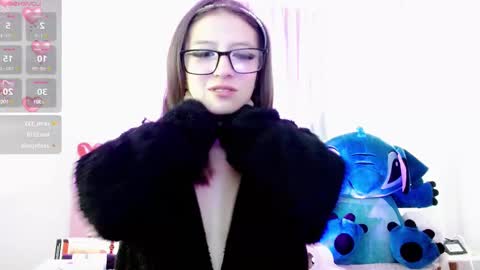 Snapshot of maddy_14 chatting on February 21, 2025, 4:37 pm Maddy UwU online show from February 21, 2025, 4:37 pm