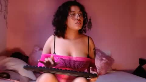 Snapshot of maddy_jhonsson chatting on February 27, 2025, 10:42 pm Maddy online show from February 27, 2025, 10:42 pm
