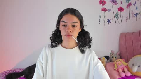 maddy_parker__ online show from April 6, 2026, 10:33 pm