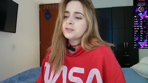 Snapshot of madelamee chatting on January 31, 2025, 8:54 pm madelamee online show from January 31, 2025, 8:54 pm